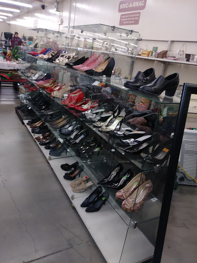 Thrift Store «Fresno Rescue Mission Super», reviews and photos, 181 E Sierra Ave, Fresno, CA 93710, USA