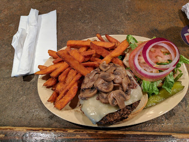 Knuckleheads Sports Pub & Grille