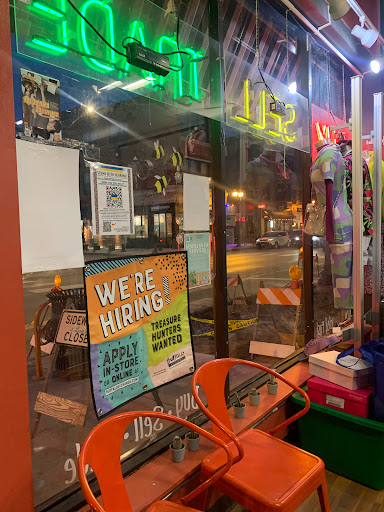 Used Clothing Store «Buffalo Exchange Chicago», reviews and photos, 1478 N Milwaukee Ave, Chicago, IL 60622, USA