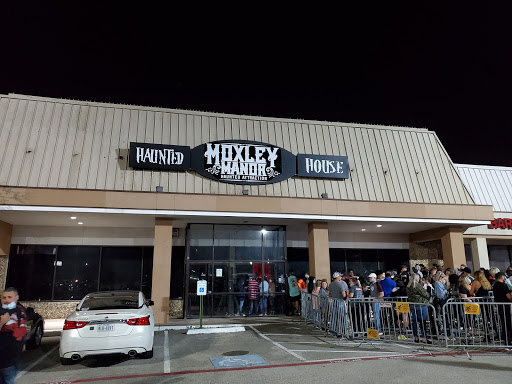 Haunted House «Moxley Manor Haunted House», reviews and photos, 510 Harwood Rd, Bedford, TX 76021, USA