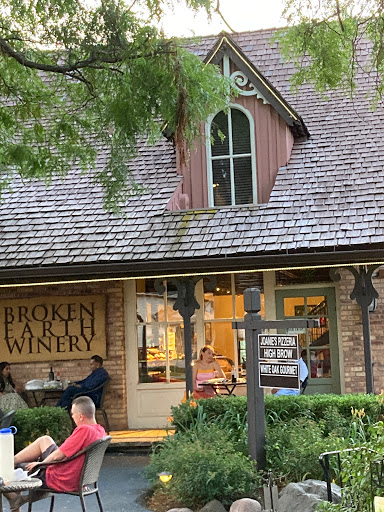 Winery «Broken Earth Winery», reviews and photos, 219 Robert Parker Coffin Rd, Long Grove, IL 60047, USA