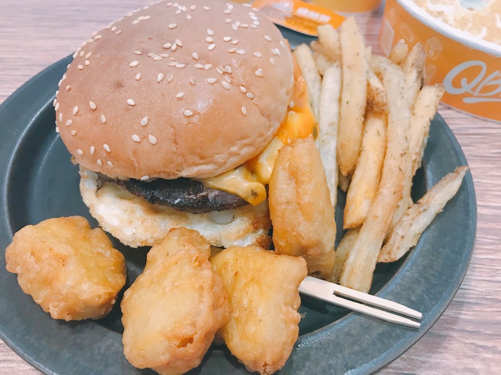 Q Burger 永康中華二店 的照片