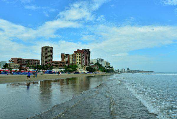 Opinii despre Escuela Fiscal Mixta Ciudad de Manta în Manta - Escuela