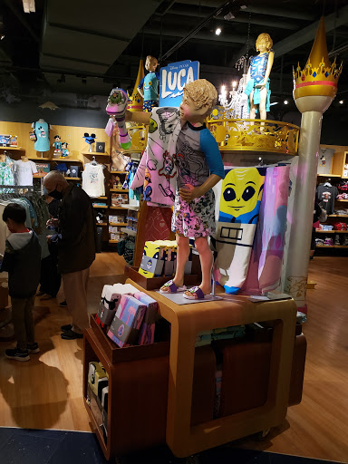Toy Store «Disney Store», reviews and photos, 1961 Chain Bridge Rd, McLean, VA 22102, USA