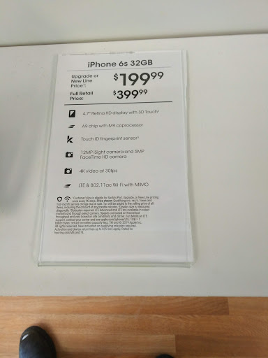 Cell Phone Store «Cricket Wireless Authorized Retailer», reviews and photos, 8800 Dixie Hwy d, Louisville, KY 40258, USA