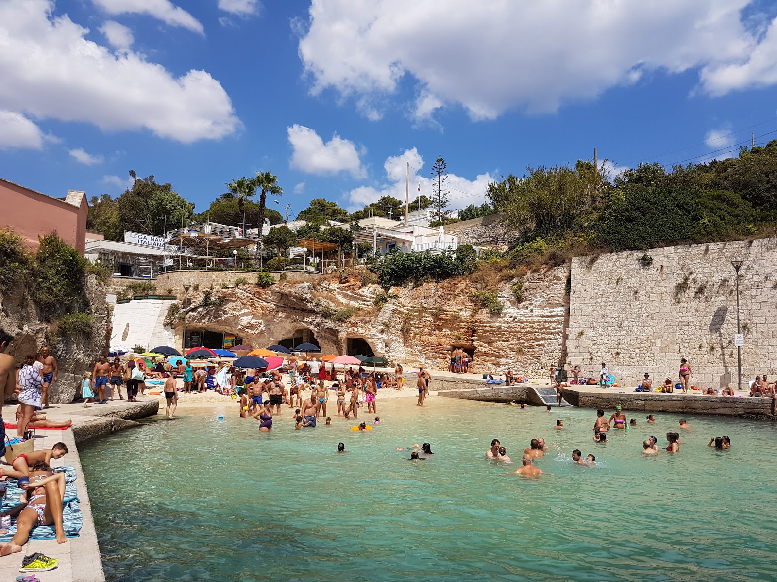 Foto de beach Tricase Porto con cala pequeña