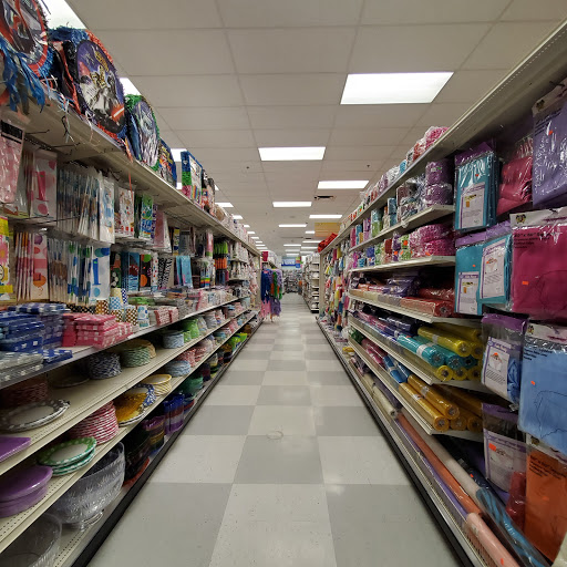 Shopping Mall «Lincoln Shopping Center», reviews and photos, 26092 Greenfield Rd, Oak Park, MI 48237, USA