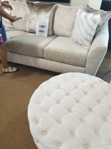 Furniture Store «Value City Furniture», reviews and photos, 2437 E Main St, Plainfield, IN 46168, USA