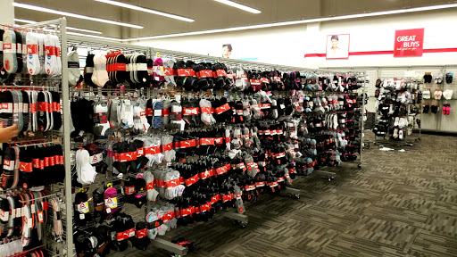 Clothing Store «Burlington Coat Factory», reviews and photos, 3333 N State Rd 7, Lauderdale Lakes, FL 33319, USA