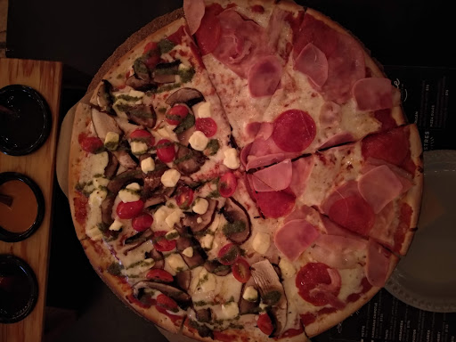 Petite Pizzería