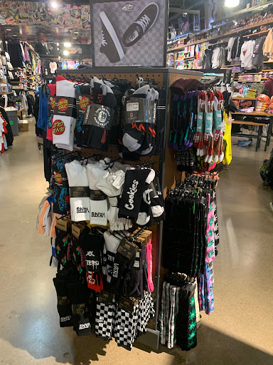 Clothing Store «Zumiez», reviews and photos, 30001 White Bear Ave #2012, Maplewood, MN 55109, USA