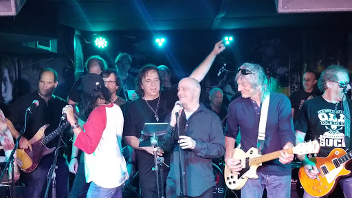 Bar & Grill «KJ Farrells Bar and Grill», reviews and photos, 242 Pettit Ave, Bellmore, NY 11710, USA