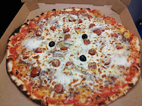 Plats et boissons du Pizzeria LA TOUR DE PIZZ'' Authentique Pizza Depuis 2006 à Mauguio - n°11