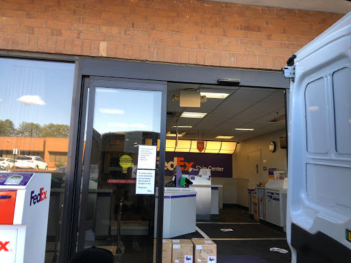 Shipping and Mailing Service «FedEx Ship Center», reviews and photos, 6650 Corners Industrial Ct NW, Norcross, GA 30092, USA