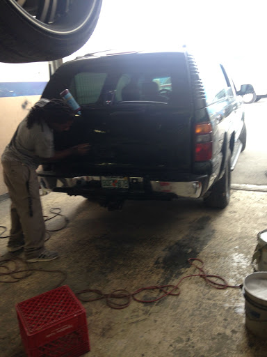 Auto Body Shop «DJ Auto Collision Center», reviews and photos, 17080 NW 3rd Ave, North Miami Beach, FL 33169, USA