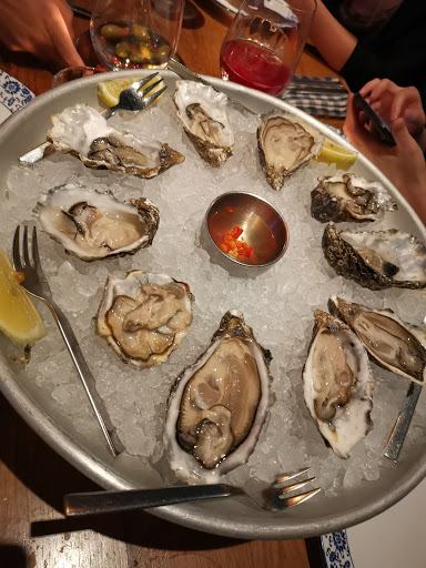 Restaurants eat oysters Hong Kong