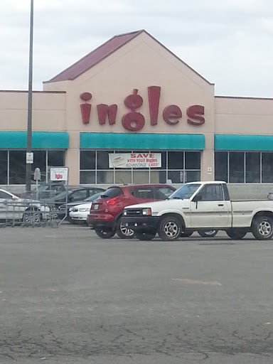 Grocery Store «Ingles Market», reviews and photos, 904 S Main St, Sweetwater, TN 37874, USA