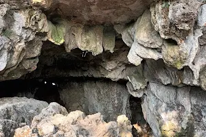 Mawsmai Cave image
