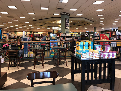 Book Store «Barnes & Noble», reviews and photos, 17111 Haggerty Rd, Northville, MI 48168, USA