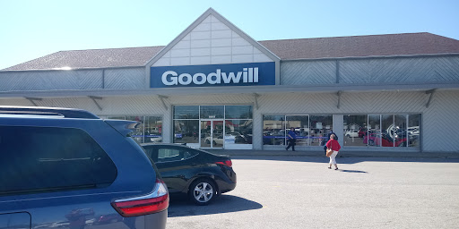 Thrift Store «Goodwill Colonial Heights Retail Store», reviews and photos