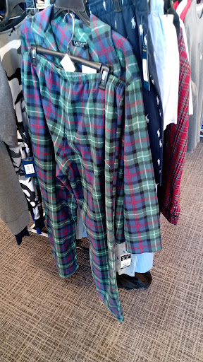 Stores to buy women's plaid pants Tijuana