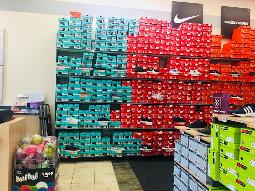 Shoe Store «Rack Room Shoes», reviews and photos, 3017 Market Center Drive, Morrisville, NC 27560, USA