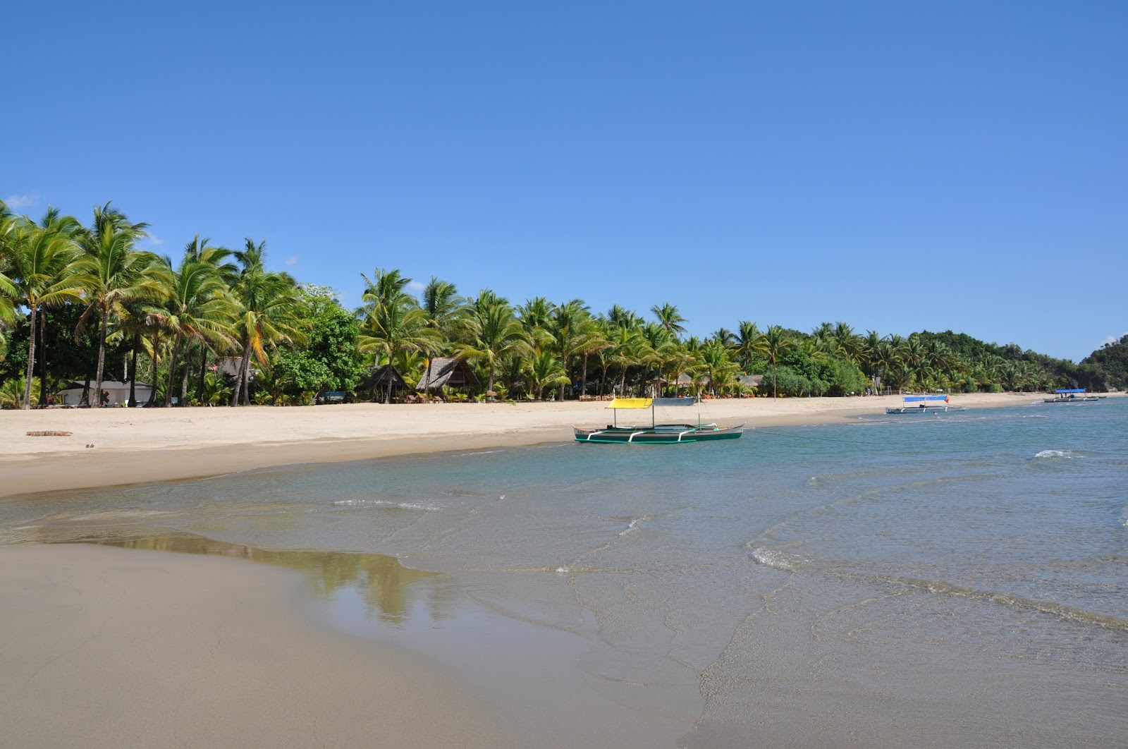 Photo of Sugar Beach and the settlement