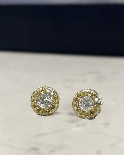 Jeweler «Grillz & Jewelry by DeLux Designs Jewelers», reviews and photos, 930 N Federal Hwy, Hollywood, FL 33020, USA