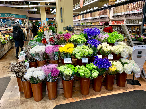 Grocery Store «Whole Foods Market», reviews and photos, 1210 NW Couch St, Portland, OR 97209, USA