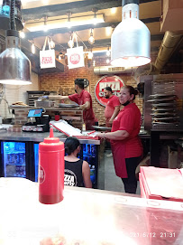 Atmosphère du Pizzeria Pizza Charly Les Tables à Marseille - n°8