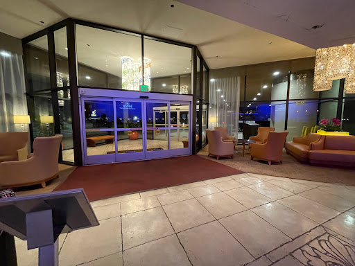 Airport Hotel «Hilton San Francisco Airport Bayfront», reviews and photos, 600 Airport Blvd, Burlingame, CA 94010, USA