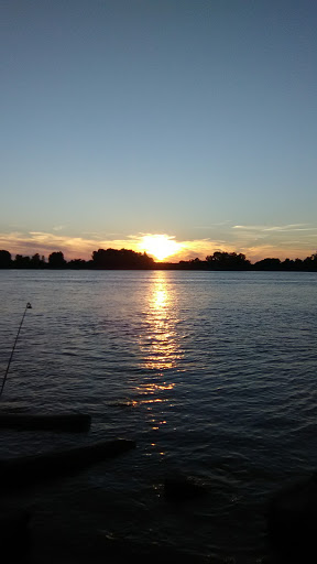 Tobacco Shop «Marina Pointe Tobacco Outlet», reviews and photos, 1827 Waterworks Rd, Evansville, IN 47713, USA