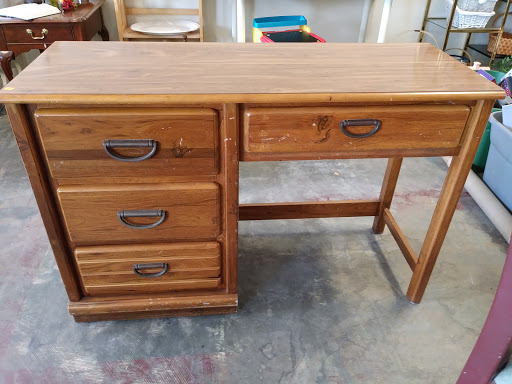 Home Goods Store «Paws & Claws Thrift Store», reviews and photos, 132 E Broad St, Groveland, FL 34736, USA