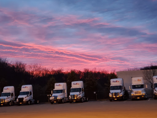 Shipping and Mailing Service «FedEx Ship Center», reviews and photos, 2800 Earhart Ct, Hebron, KY 41048, USA