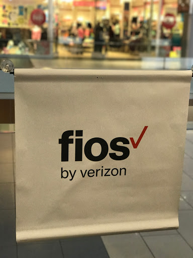 Cell Phone Store «Verizon Authorized Retailer / RW - Garden City, NY», reviews and photos, 630 Old Country Rd #501A, Garden City, NY 11530, USA