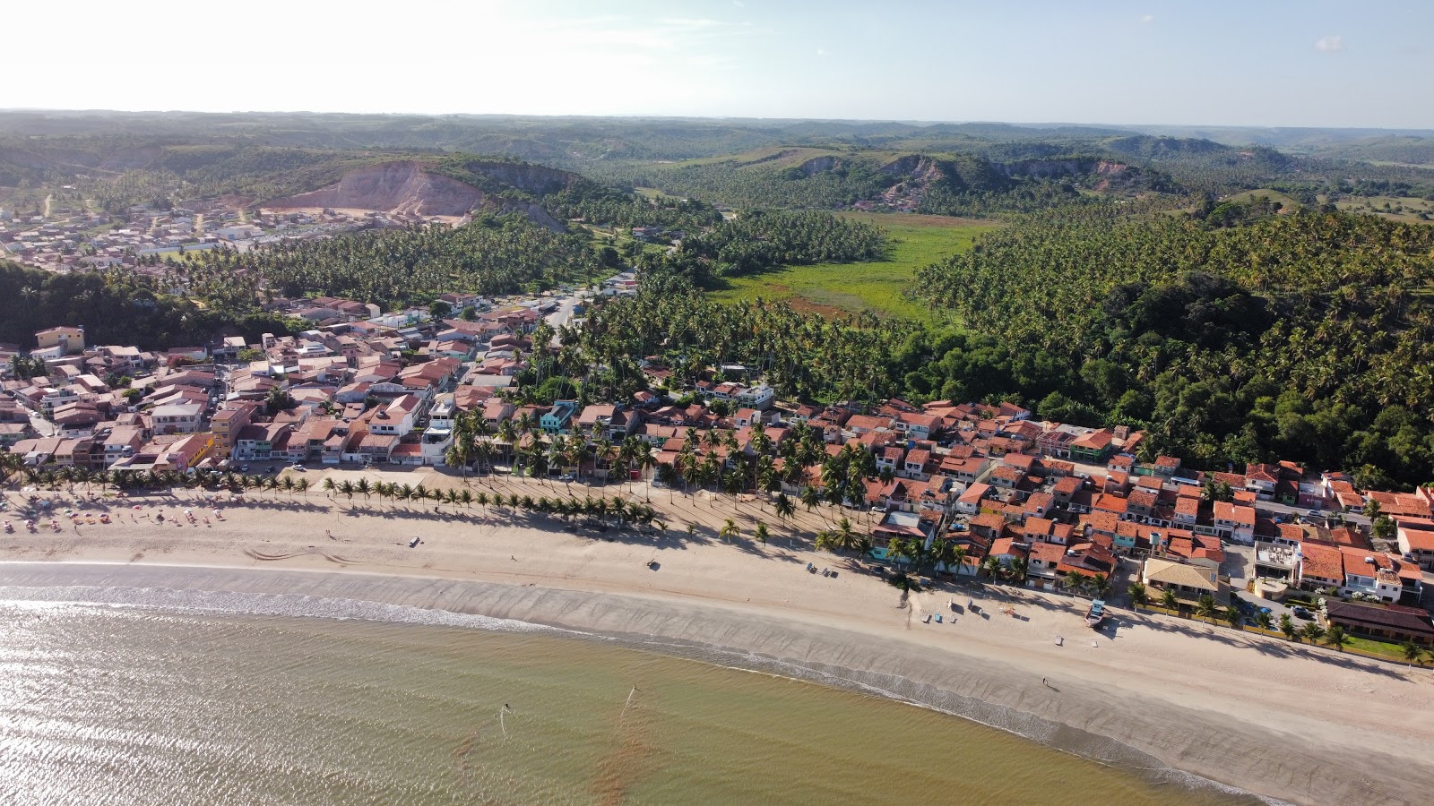 Fotografie cu Praia de Japaratinga zonele de facilități