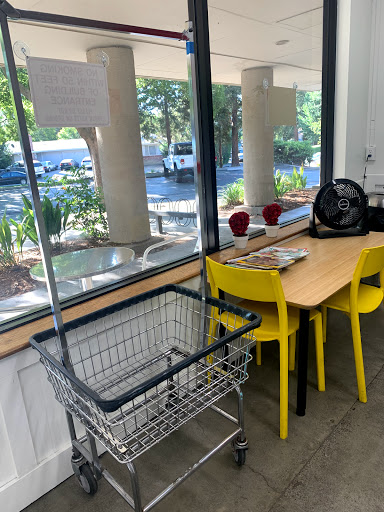 Laundromat «The Laundry Lounge», reviews and photos, 1801 Hanover Dr, Davis, CA 95616, USA