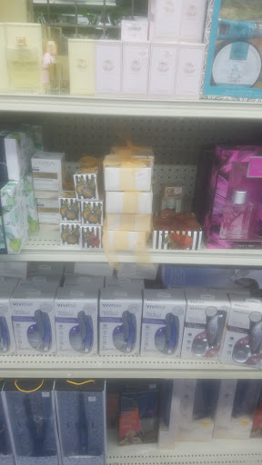 Department Store «Lot-less Closeouts», reviews and photos, 3155 Amboy Rd, Staten Island, NY 10306, USA