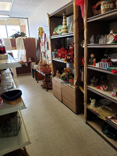 Thrift Store «Gulfside Hospice Thrift Shoppe», reviews and photos, 36524 FL-54, Zephyrhills, FL 33542, USA