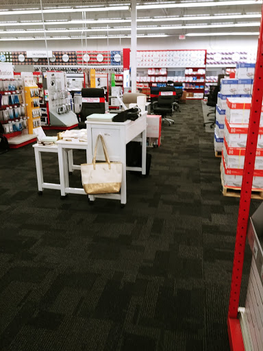 Office Supply Store «Staples», reviews and photos, 125 E Davis Dr, Terre Haute, IN 47802, USA