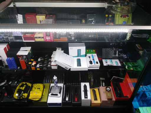 Tobacco Shop «407 Smoke Shop», reviews and photos, 4316 Curry Ford Rd, Orlando, FL 32806, USA