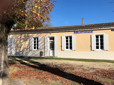 Bibliothèque à Vertheuil