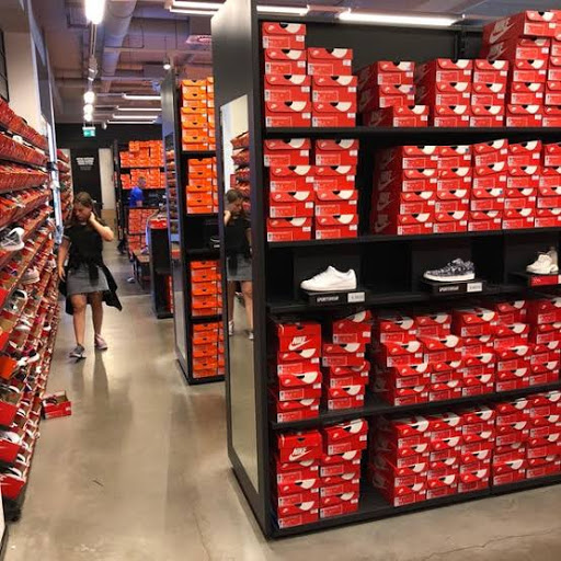 Sporting Goods Store «Nike Factory Store», reviews and photos, 3202 Livermore Outlets Dr, Livermore, CA 94551, USA