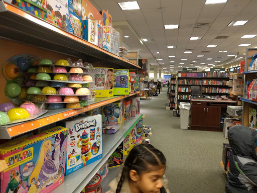 Book Store «Barnes & Noble», reviews and photos, 55 Parsonage Rd, Edison, NJ 08837, USA