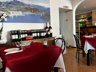 Bon Vi Restaurant - Carrer Santa Maria del Cami, 07100 Port de Sóller, Illes Balears, Spain