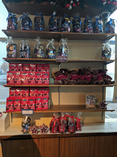 Chocolate Shop «Ghirardelli Outlet and Ice Cream Shop», reviews and photos, 11980 Harlan Rd, Lathrop, CA 95330, USA