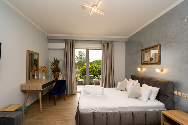 ΕΠΑΥΛΙΣ HOTEL