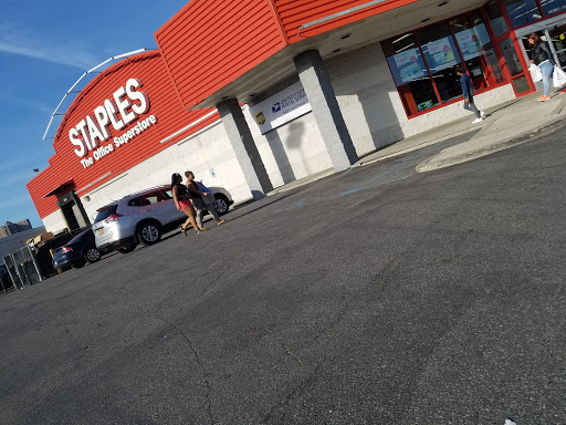 Shopping Mall «Bay Plaza Shopping Center», reviews and photos, 2100 Bartow Ave, Bronx, NY 10475, USA