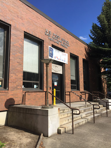 Post Office «United States Postal Service -- East Portland», reviews and photos, 1020 SE 7th Ave, Portland, OR 97214, USA