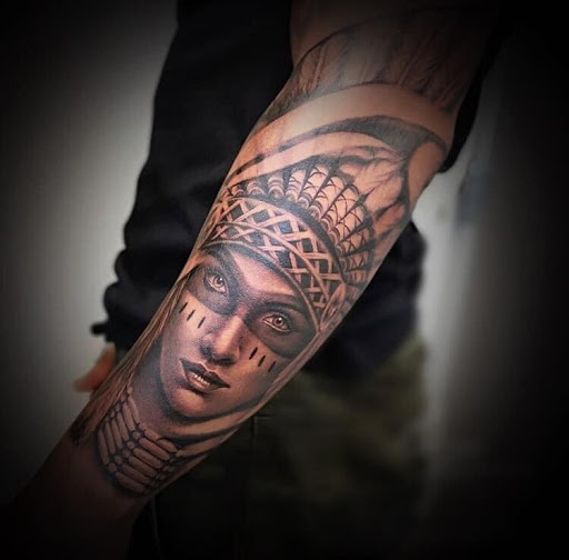 Explore tattoo ideas for lesbian couples, creative tattoo ideas in Miami, available at Por vida tattoos